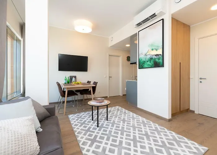 Lootsi Penthouse Lägenhet *