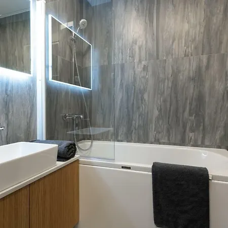 Lootsi Penthouse Apartment *