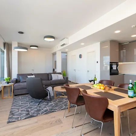 Lootsi Penthouse Apartment